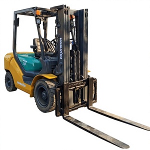 Chariot élévateur Komatsu d'occasion de 3 tonnes, chariot élévateur diesel FD30 de 3 tonnes avec mât à trois étages de 4,5 m - Product Image 1