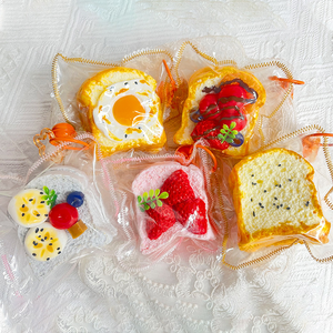 Juguetes Blandos Antiestrés Ecológicos de Levantamiento Lento, Juguetes Blandos de Comida con Forma de Tostada, Juguetes Sensoriales de Silicona Taba al por Mayor para Niños - Product Image 1