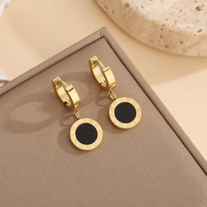 कस्टम नई प्रवृत्ति ब्लैक व्हाइट दो-साइड राउंड रोमन अंकों का आकर्षण पेंडेंट 18k गोल्ड स्टेनलेस स्टील नेकलेस ब्रेसलेट इयररिंग्स सेट - Product Image 5