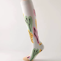 Nouvelles chaussettes de compression sportives pour hommes et femmes, chaussettes de mollet imprimées graffiti, chaussettes en nylon pour la corde à sauter et le cyclisme