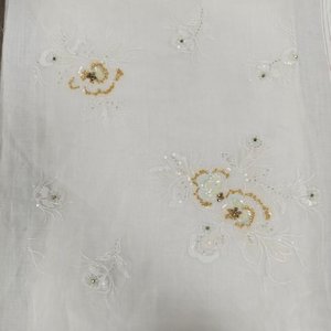 高品質のスパンコールビーズ刺繍入りシアーシフォン生地 春夏用ドレスやローブの衣料素材 - Product Image 1