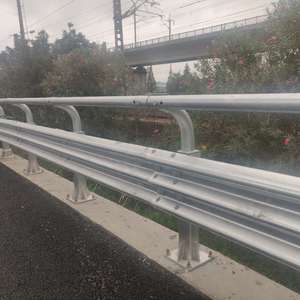 Autostrada nhúng mạ kẽm đường cao tốc W chùm đường Hộ Lan Tôn sóng linh hoạt chống va chạm hàng rào giao thông rào cản giao thông - Product Image 1