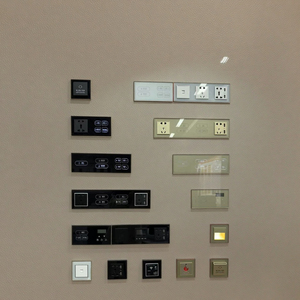 Interruptor de Hotel Inteligente con Panel Táctil Retro Impermeable y Red Cableada para Interiores Modernos - Product Image 1