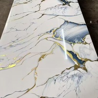 Panneau mural en PVC flexible de luxe de 3 mm, design doré brillant, feuille de marbre en PVC pour la décoration intérieure des murs