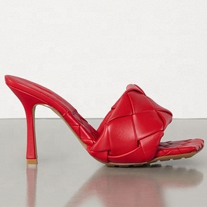 Sandales à talons hauts en similicuir tricoté pour femme, à bout carré ouvert, talons fins, style escarpins - Product Image 1