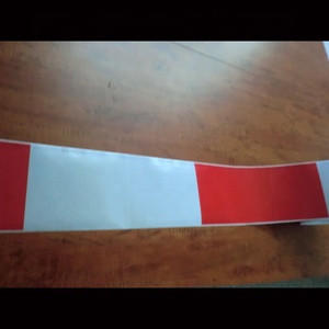 Băng An Toàn Phản Quang Tổ Ong Màu Đỏ Và Trắng Cho Hàng Rào - Product Image 3