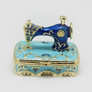 Shinnygifts nhỏ ủng hộ đám cưới Máy may phong cách kim loại hộp đính hình chữ nhật bên ủng hộ Hộp quà tặng - Product Image 1