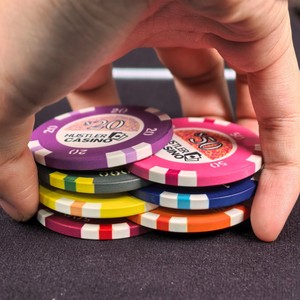 Jetons de poker personnalisés en gros pour casino Hustler, 12g, 43mm, en céramique, surface lisse, ensemble de jetons de <span class=keywords><strong>jeu</strong></span> pour tournoi de poker à thème - Product Image 2