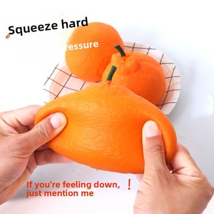 Jouet anti-stress en caoutchouc souple en forme de fruit orange moche, gadget à pincer à la main pour la décompression, petit article idéal pour les 14 ans et plus - Product Image 2
