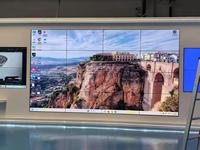 Écran publicitaire multi-panneaux LCD 4K à cadre fin pour affichage en bande, utilisation en magasin, ascenseur, école, OEM, ODM, logo personnalisé