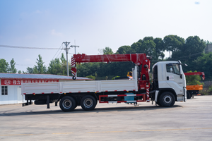2025 pas cher prix grues 10 tonnes Mobile télescopique Boom Isuzu utilisé grue camion QINGLING - Product Image 6