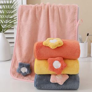 Serviette de bain de luxe en microfibre corail doux, séchage rapide, couleur unie compressée, impression personnalisée, motif dessin animé, vente en gros - Product Image 3