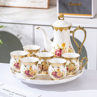 Nouvel ensemble de tasses à thé en céramique florale pour la maison, tasses à café dorées, assiette à goûter pour le thé de l'après-midi, boîte cadeau pour théière
