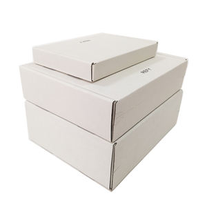 Boîte d'expédition ondulée kraft recyclée personnalisée Boîte de commande par correspondance d'usine de vêtements cosmétiques gaufrage feuille personnalisable UV - Product Image 5