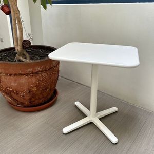 Ensemble table et chaises de restaurant en plein air pliable et carré en aluminium extrudé moderne et durable pour des espaces divers - Product Image 2