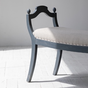 Chaise en tissu de salon vintage suédoise, élégante, luxe, bleu antique, banc de canapé en bois de bouleau pour chambre à coucher - Product Image 5