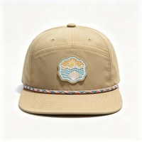 Casquette unisexe à visière plate noire en tissu à séchage rapide avec logo brodé et cordon réglable pour la plage et la protection solaire