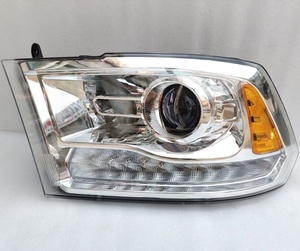 Conjunto de Faros Delanteros Remanufacturados Originales para Dodge Ram, Faros LED Izquierdos y Derechos, Faros Halógenos CH2518135 - Product Image 2