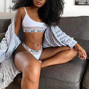 Nouveau Sexy romantique femmes soutien-gorge ensemble Transparent creux lettre sport soutien-gorge Sexy string costume pour les femmes - Product Image 5
