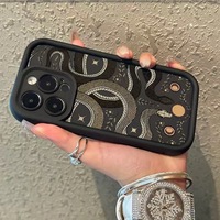 Coque de protection pour téléphone portable au design esthétique populaire avec deux serpents jouant avec des perles pour iPhone 11 12 13 14 15 16 17 18 Pro Max