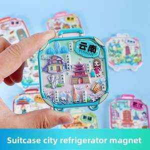 ตู้เย็นเรซิ่นรูปทรงกระเป๋าเดินทาง 3 มิติ สไตล์เมืองสมัยใหม่ เป็นมิตรกับสิ่งแวดล้อม รูปทรงตามสั่ง ของที่ระลึกส่วนบุคคล ดีไซน์สร้างสรรค์เชิงวัฒนธรรมสำหรับการเดินทาง - Product Image 2