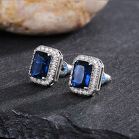 Boucles d'oreilles clous hypoallergéniques en acier inoxydable 316L avec diamant de laboratoire, zircone cubique, saphir bleu taille coussin et halo carré pour femme