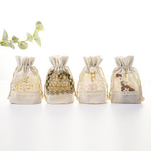 Pochette en <span class=keywords><strong>dentelle</strong></span> Sac cadeau pour bonbons Impression en couleur unie Fenêtre transparente Cordon de serrage Clé réutilisable Stockage de pièces de monnaie <span class=keywords><strong>Sachet</strong></span> de parfum Emballage - Product Image 4