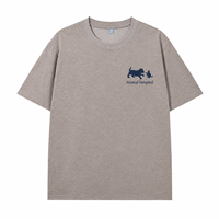 T-shirt personnalisé brodé pour hôpital vétérinaire avec silhouette de chien ou de chat et logo d'équipe pour le personnel vétérinaire, idéal comme tenue ou cadeau