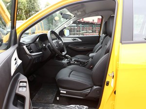 Pick-up diesel 2WD automatique <span class=keywords><strong>JMC</strong></span> Yuhu 7 2.0T Turbo 2022 |   Volant à gauche, pneus R17, galerie de toit métallique, sièges en tissu, intérieur foncé - Product Image 2