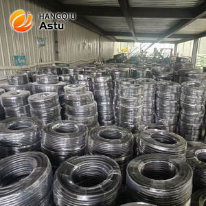 <span class=keywords><strong>Tubo</strong></span> <span class=keywords><strong>Flessibile</strong></span> di Alta Qualità in Gomma con Treccia in Fibra Resistente agli Oli <span class=keywords><strong>per</strong></span> Erogazione di <span class=keywords><strong>Gasolio</strong></span>, Benzina e Liquidi a Base di Petrolio e Acqua - Product Image 1