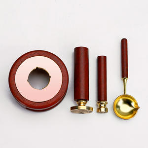 Ensemble d'outils pour cire à cacheter en acajou avec cuillère en cuivre et tampons pour fournitures artisanales de mariage - Product Image 5