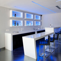 Comptoir de bar moderne en surface solide de haute qualité personnalisable pour la maison, les restaurants, les clubs et les cuisines