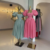 Robe élégante à col carré et manches bouffantes taille haute, nouvelle collection été 2026, style transfrontalier Europe-Amérique pour femmes