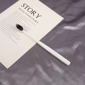 Brosses à dents écologiques noires mates biodégradables jetables <span class=keywords><strong>en</strong></span> nylon souple avec manche <span class=keywords><strong>en</strong></span> PP pour usage domestique et voyage, nettoyage de la langue, vertes - Product Image 3