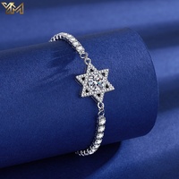 Bracelet réglable en or blanc 14 carats avec moissanite carrée, motif trèfle à quatre feuilles, et breloque, style tennis solitaire en oxyde de zirconium