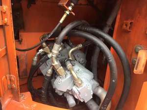 Excavatrice d'occasion Hitachi ZX75 7,5 tonnes, pelle hydraulique sur chenilles d'occasion ZX50 ZX60, bonnes performances, livraison mondiale - Product Image 3