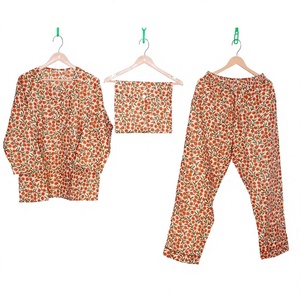 Ensemble de pyjama pour femmes 100% coton, écologique, élégant, col modeste, motif floral, de haute qualité, confortable, doux, pantalon uni, chemise, sac - Product Image 1