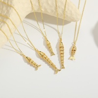 LUOYUNE Pendentif en forme de poisson plaqué or 18 carats pour femme, design vintage, élégant et tendance, breloque rétro, cadeau