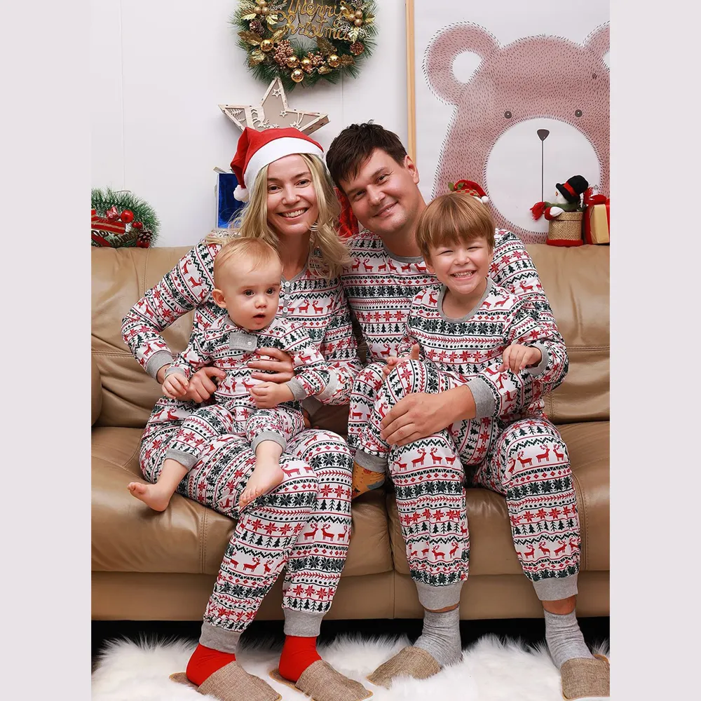 Wholesale baby kids christmas pijamas clothes women dad family christmas pjs pajamas matching sets