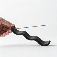 Porte-encens créatif en céramique mate ondulée, brûleur d'encens moderne en forme de vague pour la décoration de table à la maison