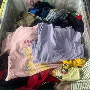 เสื้อยืดผู้หญิงดีไซน์เกาหลีขายส่ง น้ำหนัก 100 กก. เสื้อผ้าฝ้ายมือสองสำหรับผู้หญิง เสื้อผ้าสีสันสดใสสำหรับผู้หญิง - Product Image 5