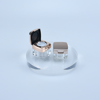 3g 6g Mini bocaux vides carrés en plastique or rose pour baume à lèvres Contenant pour crème oculaire avec bouchon rabattable