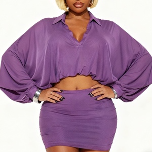 ชุดเซ็ต 2 ชิ้น เสื้อแขนยาวสีพื้นสไตล์ลำลองสำหรับผู้หญิง คอลเลคชั่นใหม่ประจำฤดูใบไม้ร่วง/ฤดูหนาว พร้อมกระโปรงทรงบับเบิ้ล แต่งผ้าตาข่าย แฟชั่น - Product Image 1