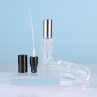 Flacons d'échantillons de parfum carrés haut de gamme 15 ml, flacon pulvérisateur en verre vide avec bouchon doré pour parfums DIY et diffuseurs d'arômes