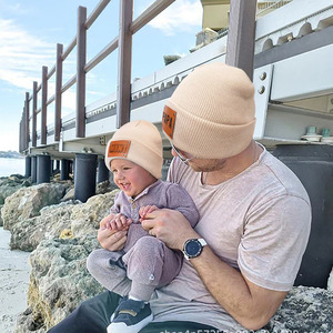 <span class=keywords><strong>Bonnet</strong></span> <span class=keywords><strong>tricot</strong></span>é doux et chaud en cuir personnalisé <span class=keywords><strong>pour</strong></span> adultes, motif camouflage écossais, idéal <span class=keywords><strong>pour</strong></span> les sorties à la plage élégantes entre maman et enfant - Product Image 4