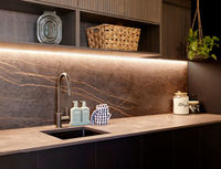Vermonhouzz Armoire de cuisine moderne de luxe en bois foncé avec éclairage LED intégré, garde-manger minimaliste sur mesure