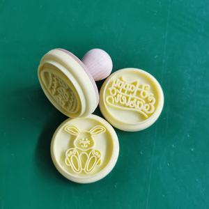 Tampon à biscuits en silicone 3 pièces avec manche en bois Tampons à biscuits en silicone pour Noël Pâques Halloween Thanksgiving-pour la décoration de biscuits - Product Image 2