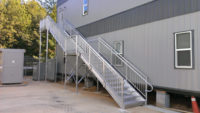 Escalier métallique industriel en acier galvanisé pour usage extérieur dans les villas, les halls et les entrepôts