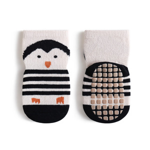 Chaussettes d'hiver pour bébé avec colle antidérapante Talon confortable Pas serré Crew Chaussettes de sol jetables respirantes et chaudes - Product Image 5