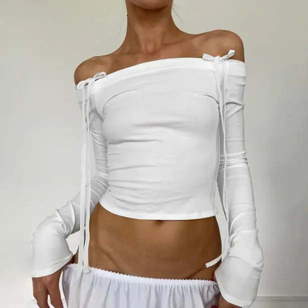 Printemps 2024 nouveau T-shirt à manches longues avec nœud à épaules dénudées haut court blanc mince pour hauts pour femmes
